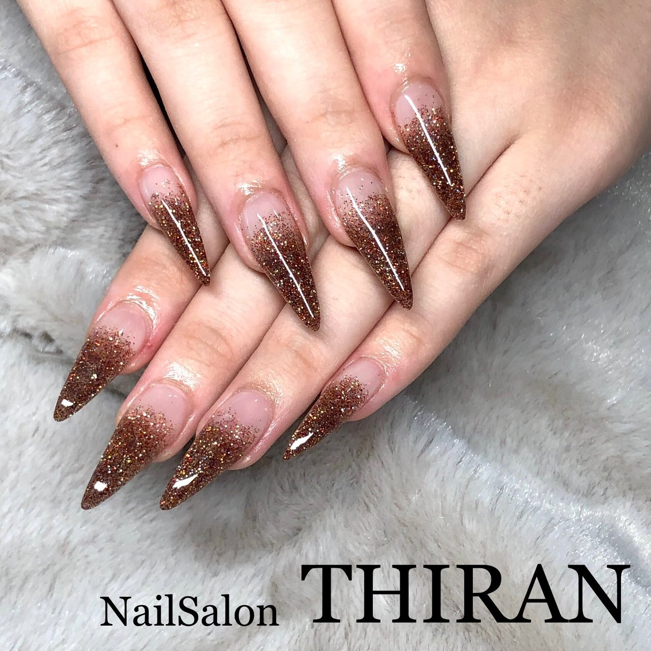 オールシーズン ハンド シンプル グラデーション ラメ Nailsalon Thiranのネイルデザイン No 438 ネイルブック