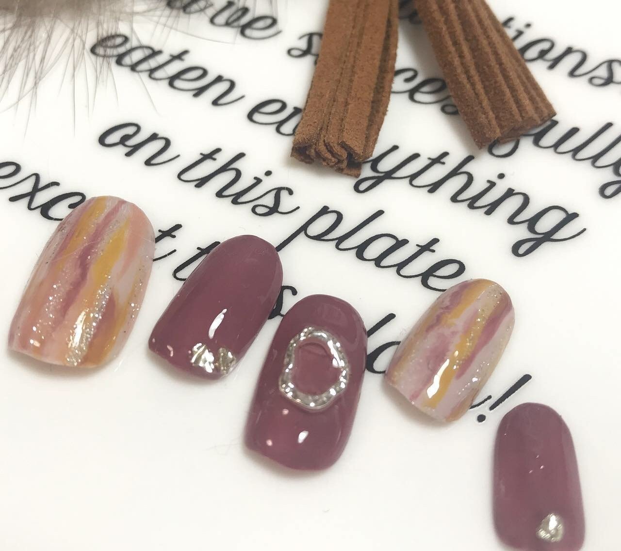 秋 冬 オールシーズン 女子会 ハンド A Mown Nails アモウン ネイルズ のネイルデザイン No ネイルブック