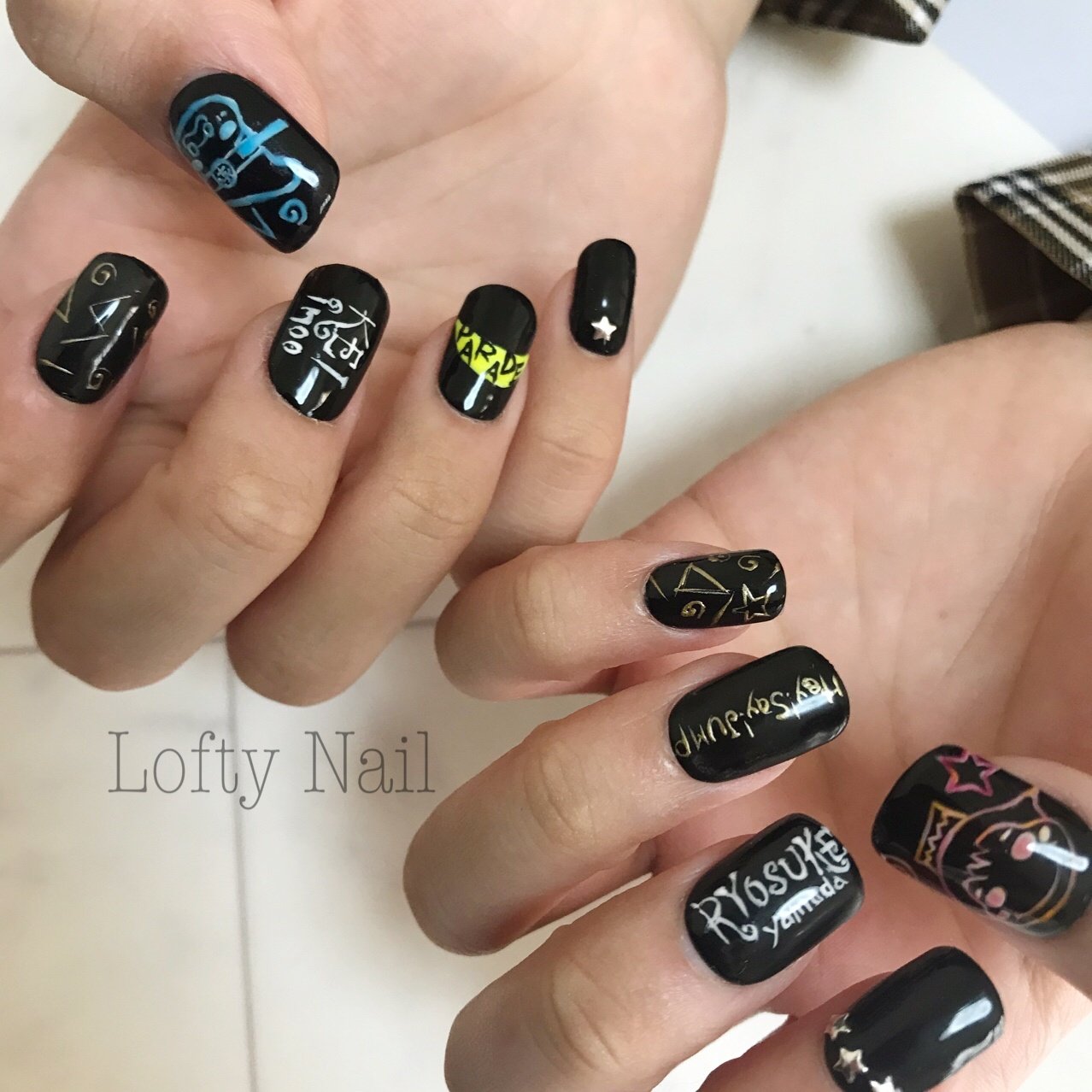 キャラクター ショート ゴールド シルバー モノトーン Lofty Nailのネイルデザイン No ネイルブック