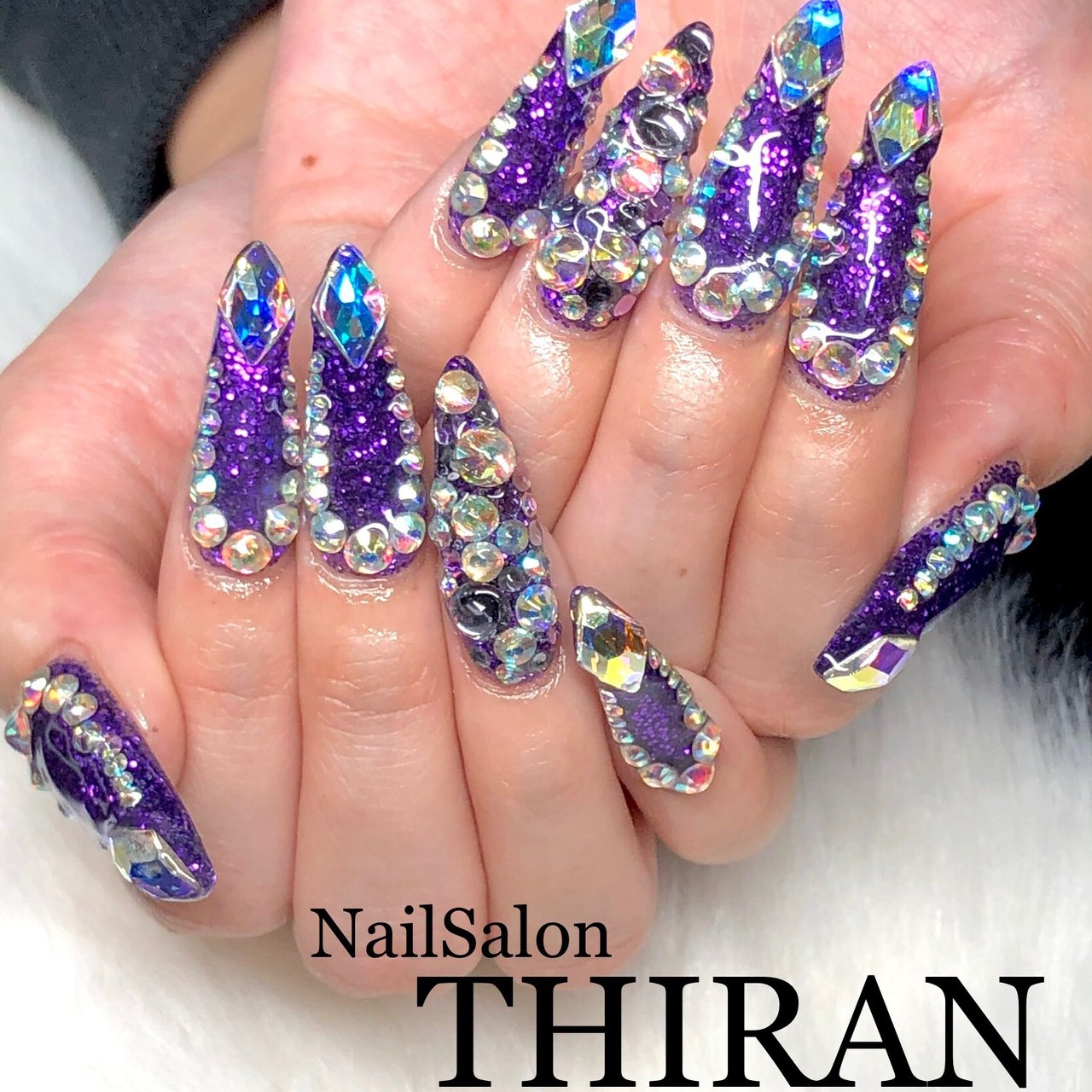 オールシーズン ハンド ビジュー ラメ スーパーロング Nailsalon Thiranのネイルデザイン No ネイルブック