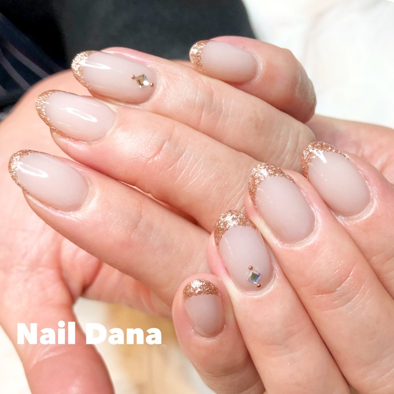 オフィス ブライダル ハンド フレンチ ラメ Nail Danaのネイルデザイン No ネイルブック