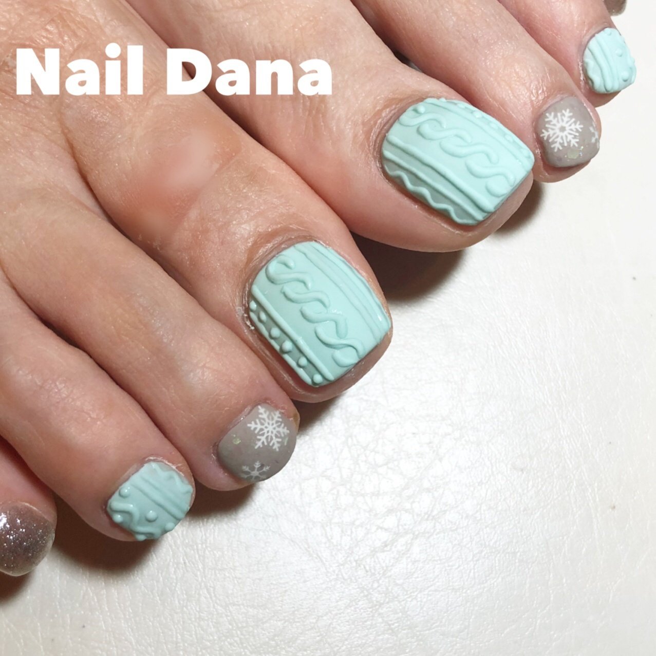 秋 冬 フット ラメ 3d Nail Danaのネイルデザイン No ネイルブック