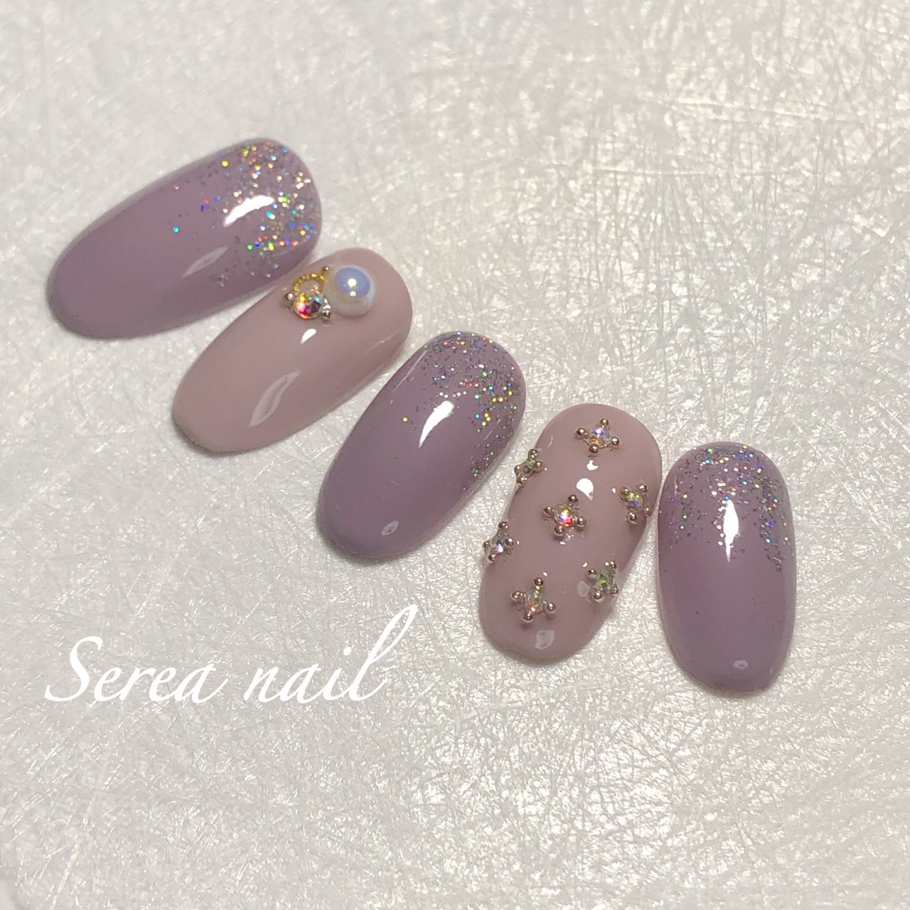 秋 冬 ラメ スモーキー ネイルチップ Serea Nailのネイルデザイン No ネイルブック