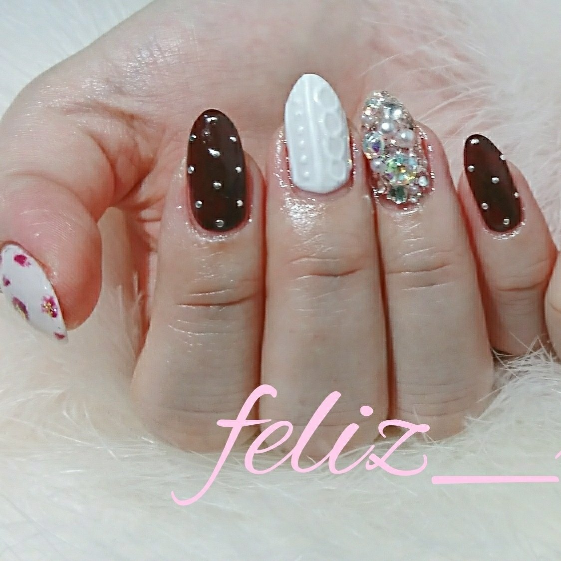 冬 ハンド ラメ パール ニット Feliz Nailのネイルデザイン No ネイルブック