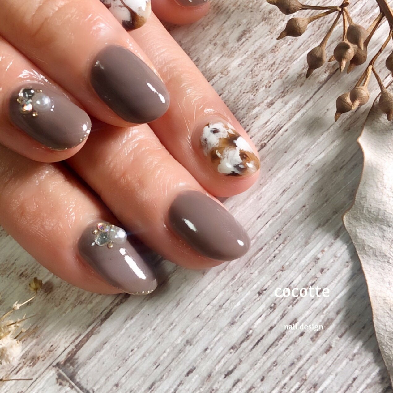 秋 冬 ニュアンス マーブル ブラウン Nail Atelier Cocotte Mari Nemotoのネイルデザイン No ネイルブック