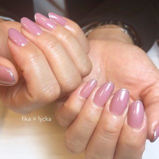 シンプルが一番奥深いのネイルデザイン｜ネイルブック