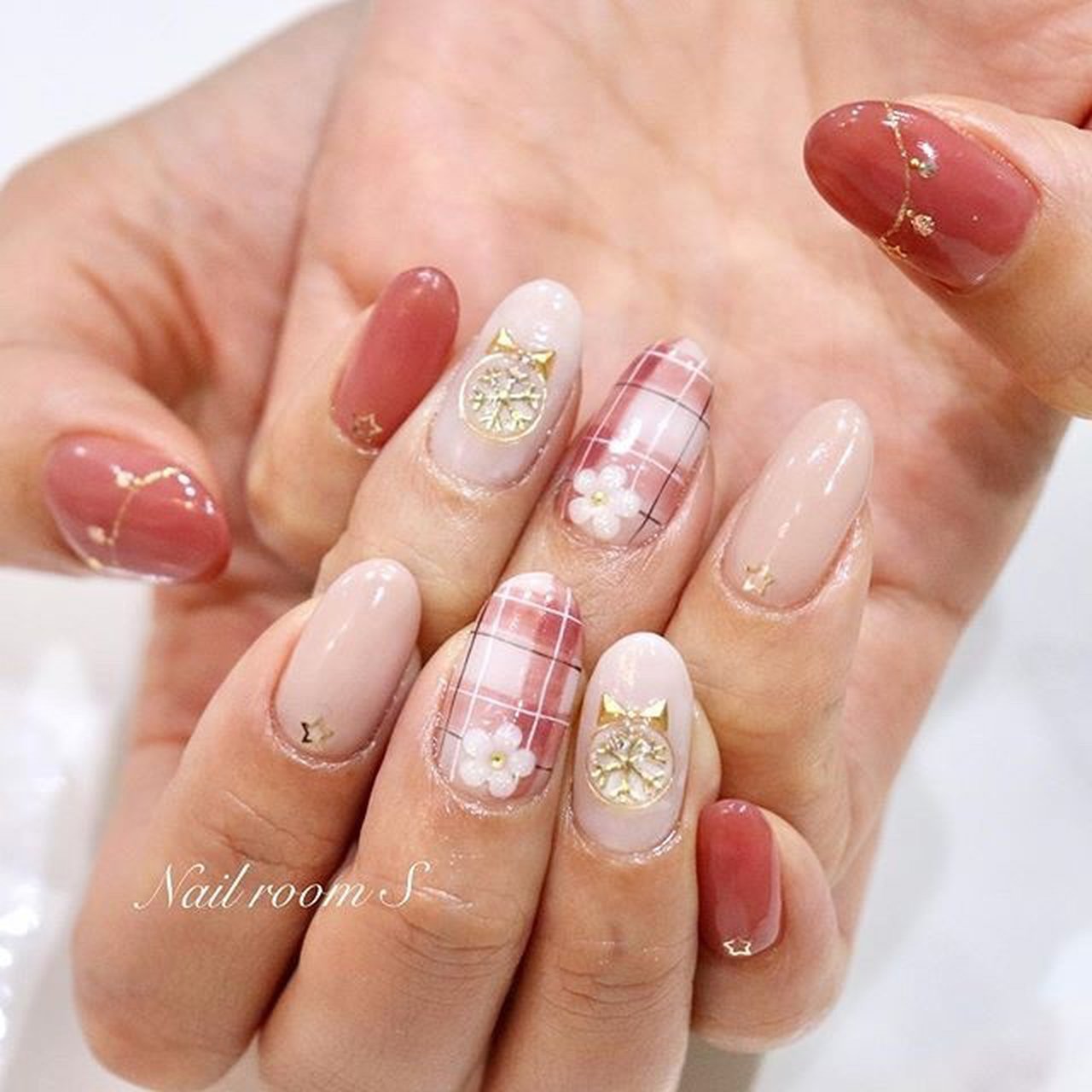 冬 クリスマス パーティー デート ビジュー ｎailroom ｓ Shiho Hiratouのネイルデザイン No ネイル ブック