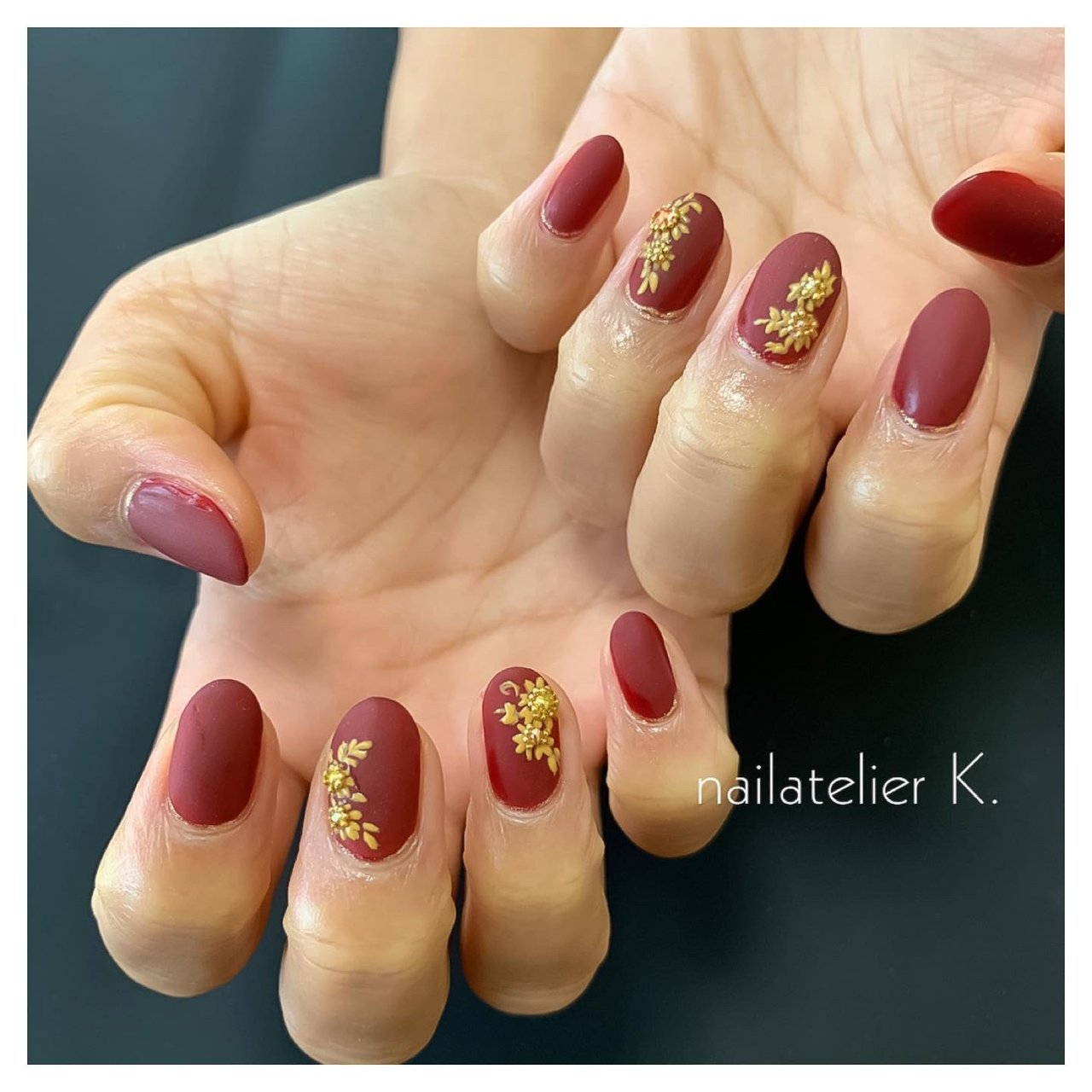 ハンド シンプル ワンカラー ビジュー フラワー Nailatelier Kのネイルデザイン No ネイルブック