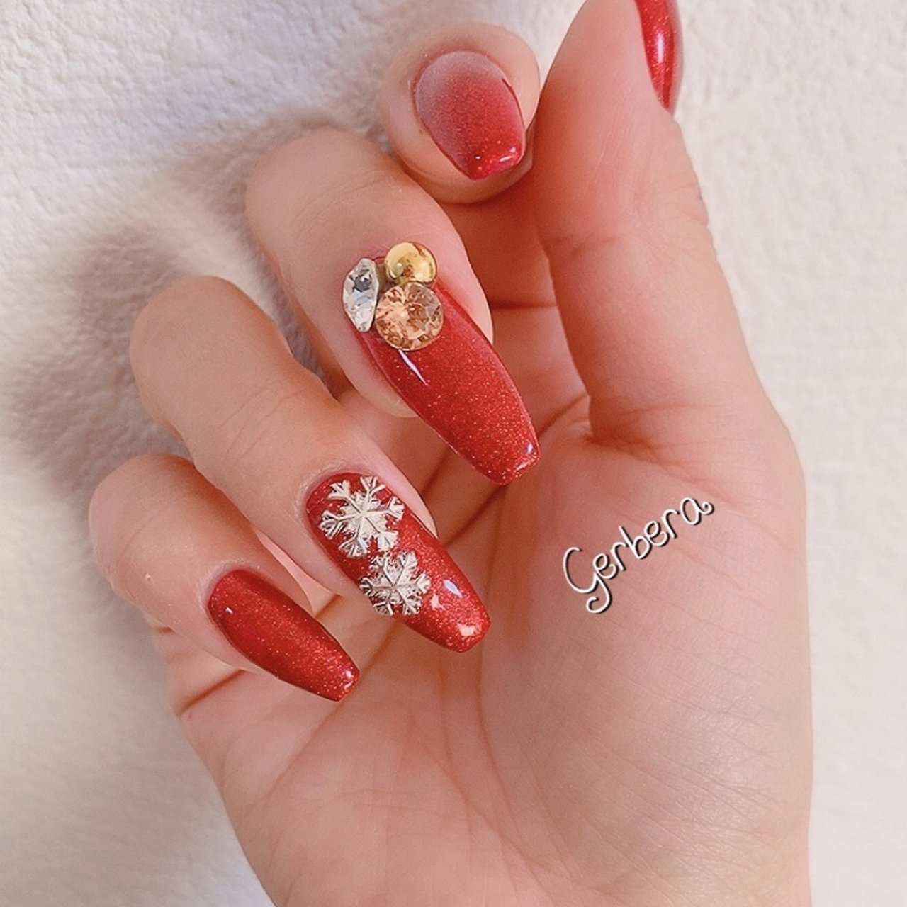 冬 クリスマス ハンド ビジュー ワンカラー Nail Gerberaのネイルデザイン No ネイルブック