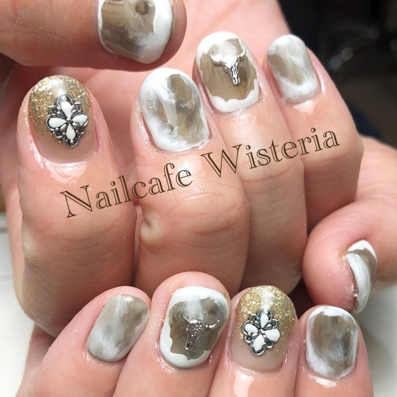 オールシーズン ハンド ホワイト ベージュ グレージュ Nailcafewisteriaのネイルデザイン No ネイルブック