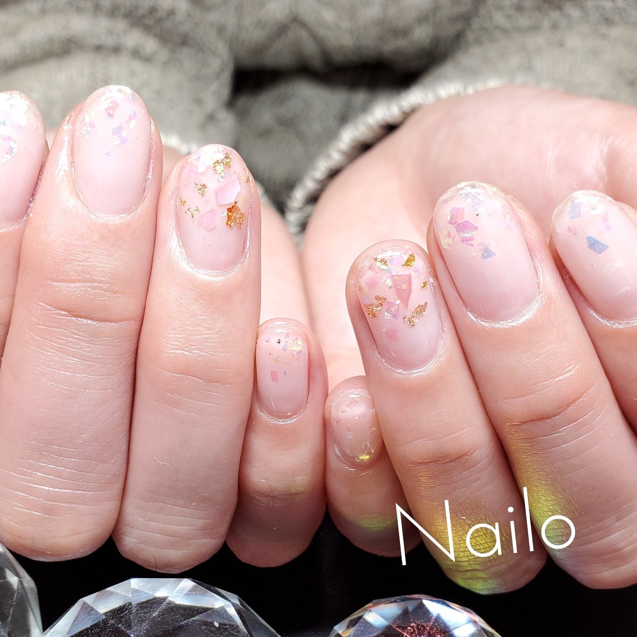 夏 オールシーズン ホログラム シェル クリア Nailsalon Nailoのネイルデザイン No ネイルブック