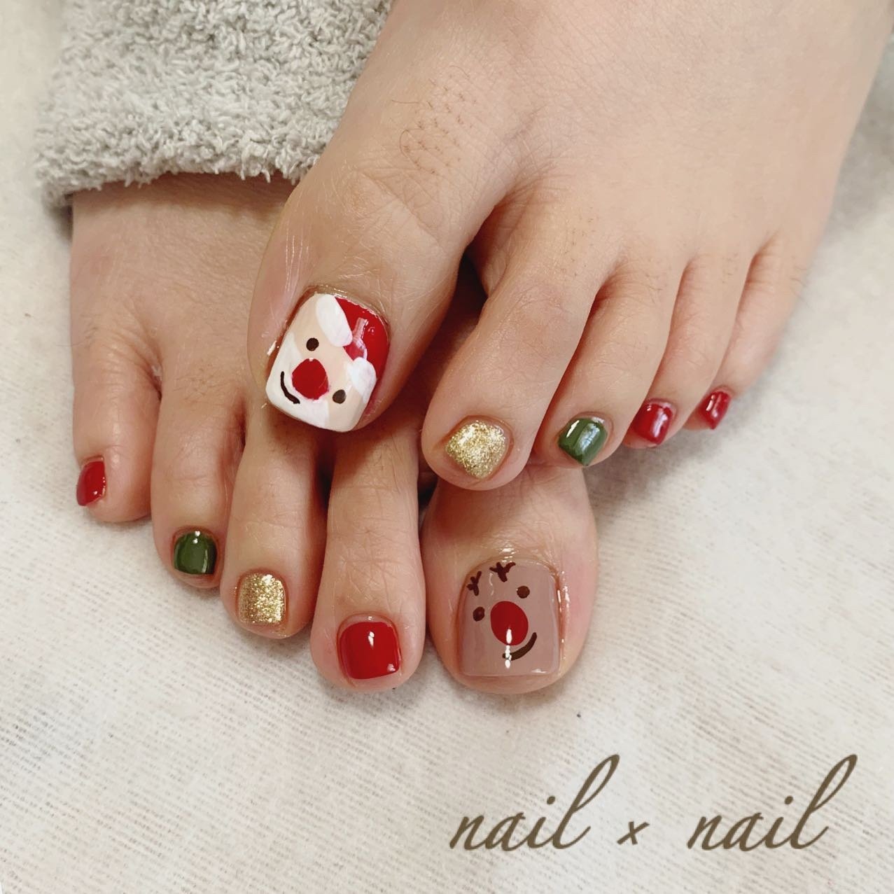 クリスマス フット ホワイト レッド グリーン Nail Nailのネイルデザイン No ネイルブック
