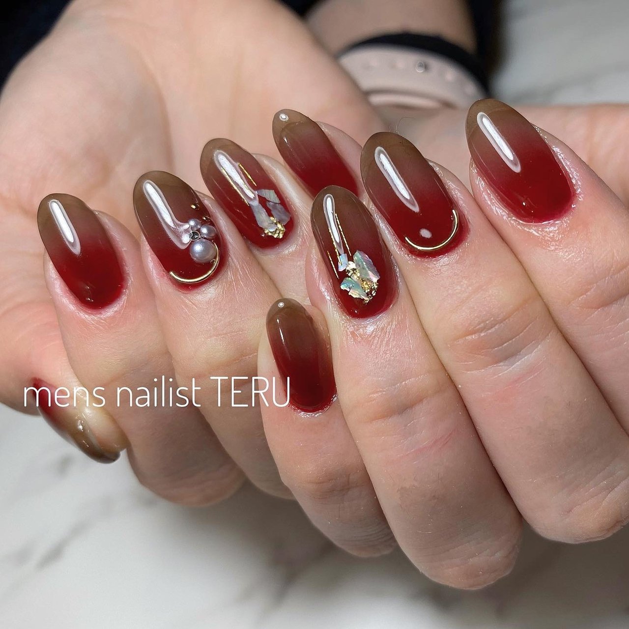 冬 オールシーズン ハンド シンプル グラデーション 大阪北堀江nail Salon Eternalメンズネイリストteruのネイル デザイン No ネイルブック