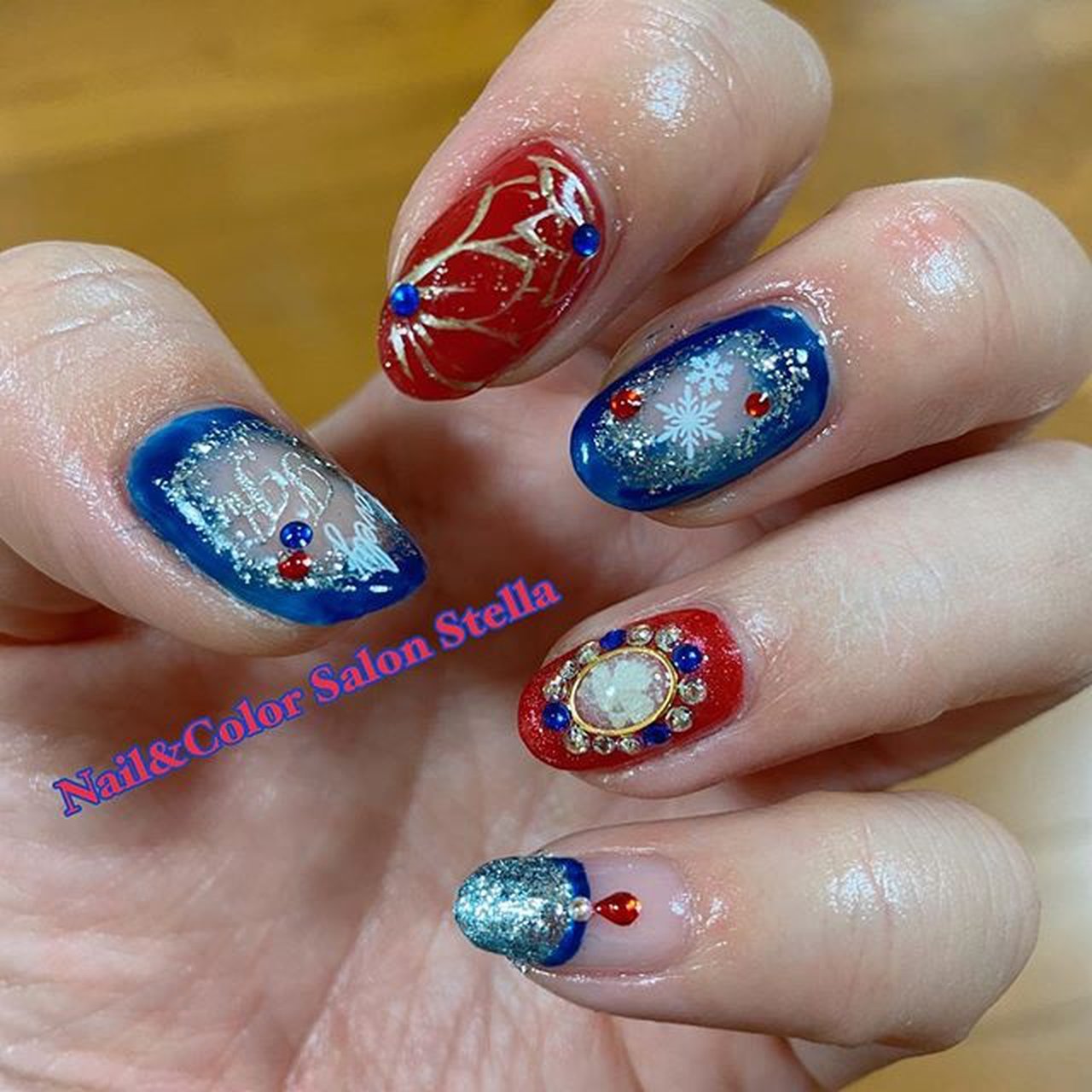 ライブ ハンド ビジュー ラメ フラワー Nail Color Salon Stellaのネイルデザイン No ネイルブック