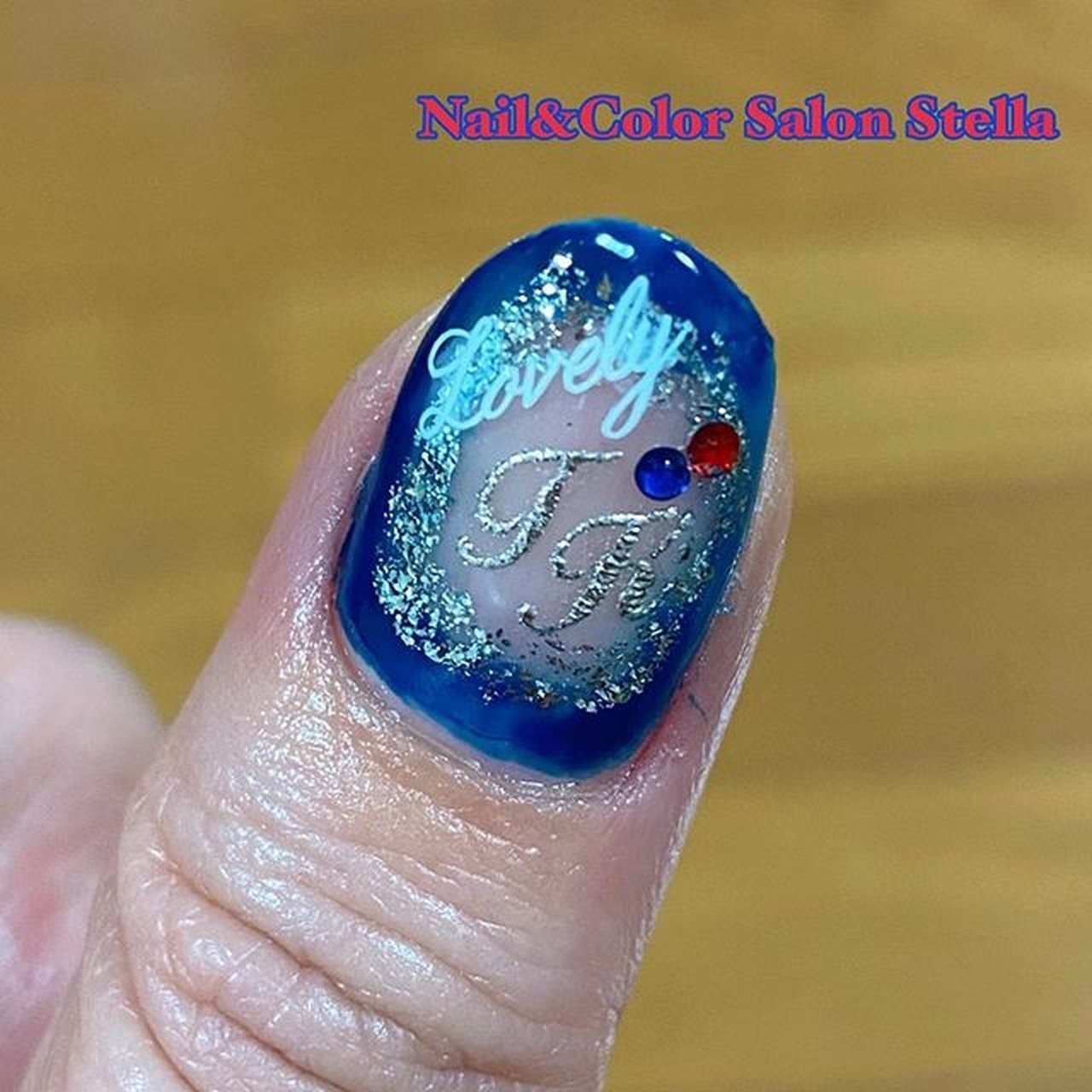 ライブ ハンド ビジュー ラメ フラワー Nail Color Salon Stellaのネイルデザイン No ネイルブック