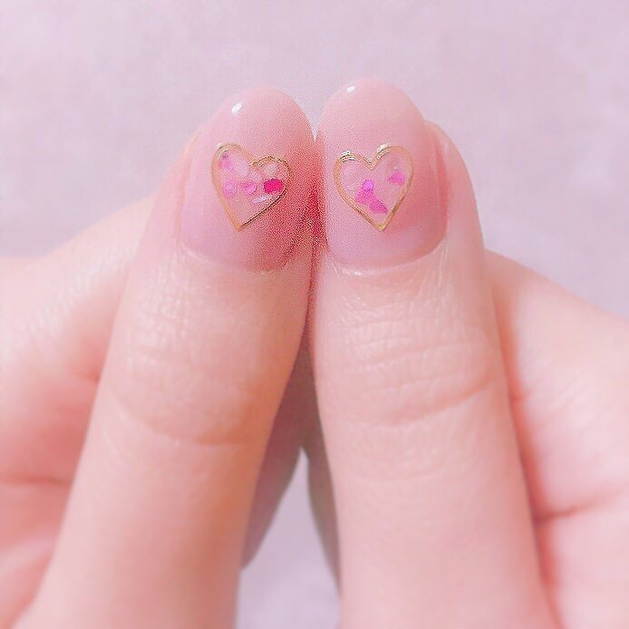 ハンド シンプル ホログラム シェル ハート さきのネイルデザイン No ネイルブック