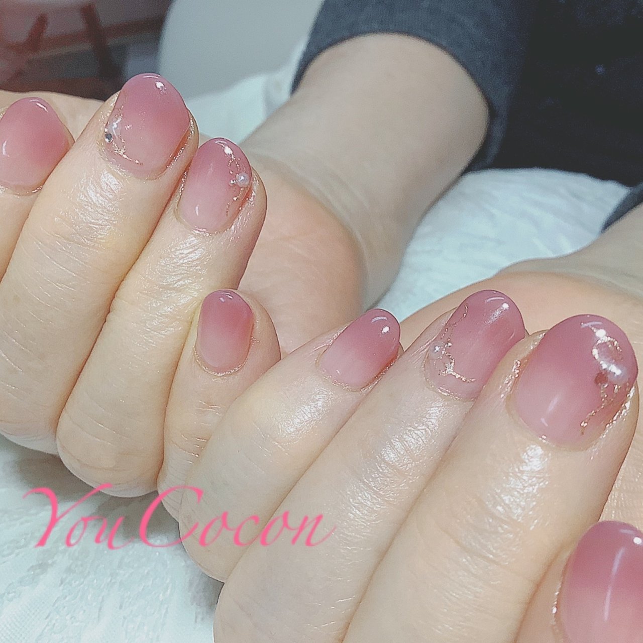 オールシーズン オフィス ハンド グラデーション ラメ ネイルサロン ユーココンのネイルデザイン No ネイルブック