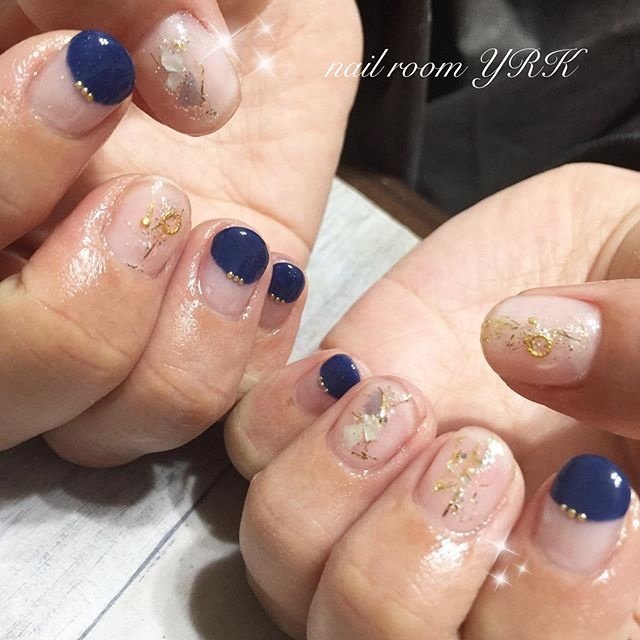 オールシーズン ハンド 変形フレンチ ラメ シェル Nail Room Yrkのネイルデザイン No ネイルブック
