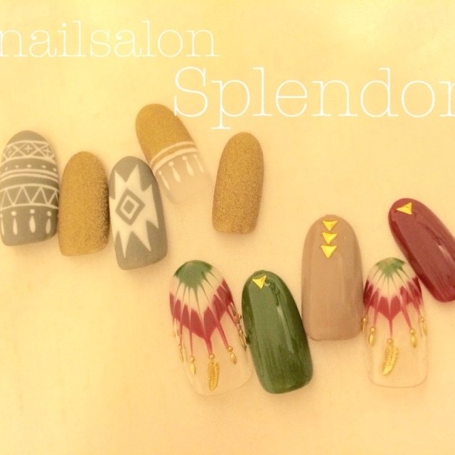 秋 冬 ハンド ピーコック フェザー Nailsalon Splendorのネイルデザイン No ネイルブック