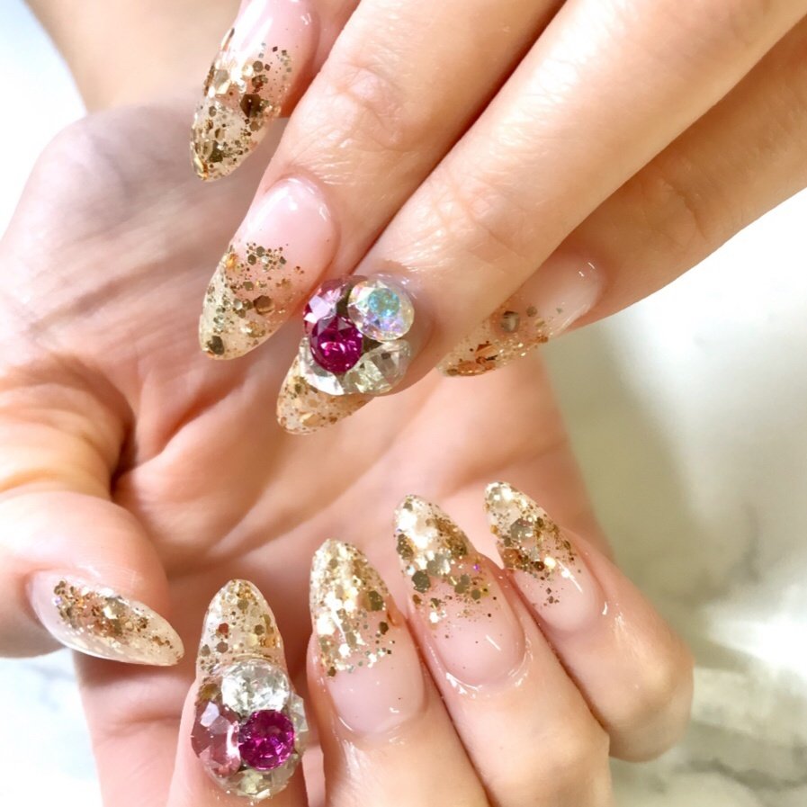 オールシーズン グラデーション ホログラム ラメ ビジュー Nail Salon Kapaliliのネイルデザイン No ネイル ブック