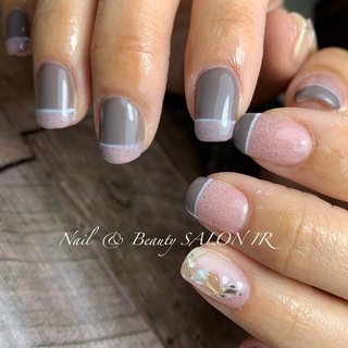 お任せ❤︎ 砂✖️アシメ

#個性派ネイル #砂ネイル #ショートスクエア #スクエアネイル #バイカラーネイル #アシメネイル #アシメ #冬ネイル #冬 #オールシーズン #オフィス #女子会 #ハンド #シンプル #変形フレンチ #ラメ #シェル #バイカラー #ショート #ホワイト #ピンク #グレー #ジェルネイル #お客様 #SALON IR #ネイルブック