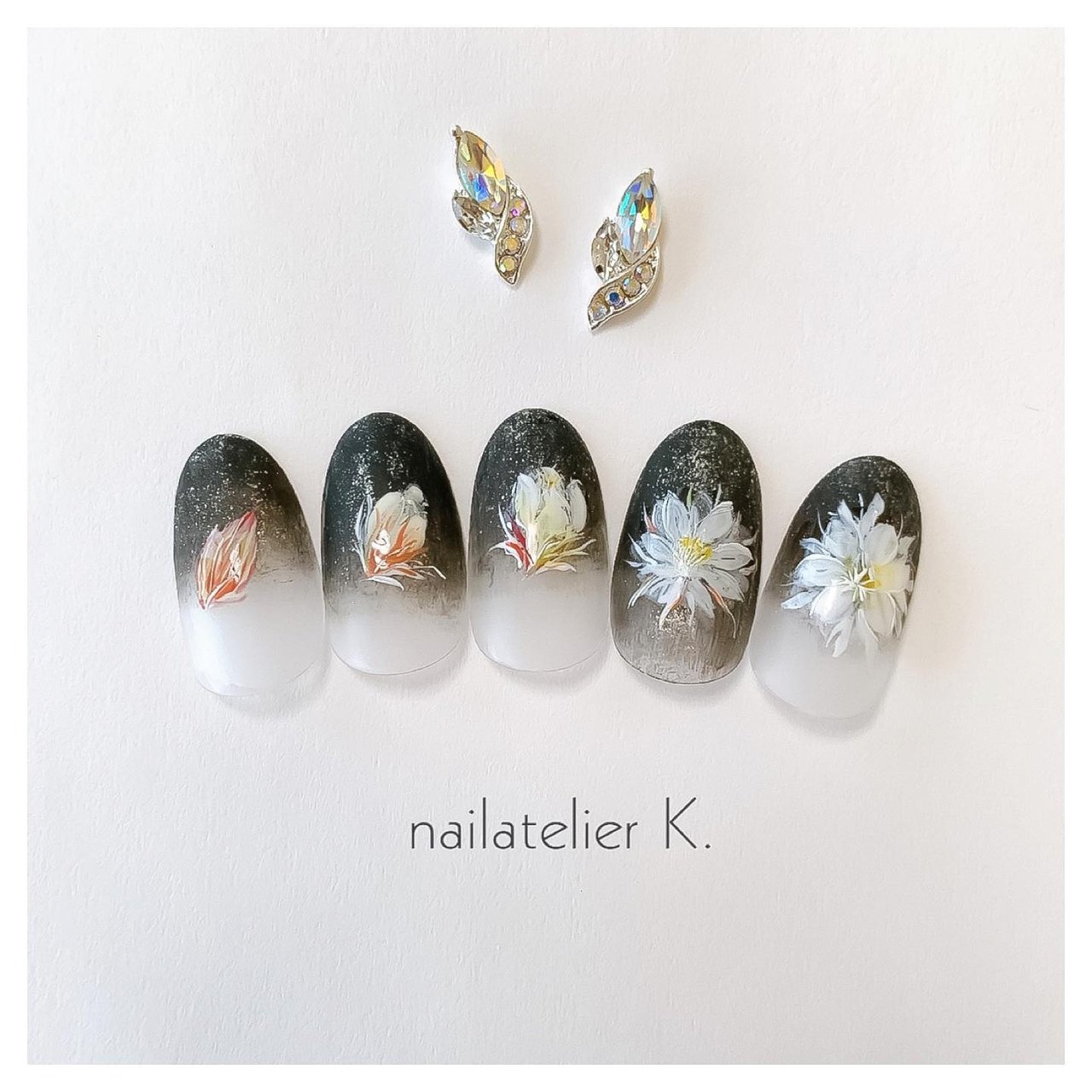 ハンド フレンチ グラデーション フラワー ホワイト Nailatelier Kのネイルデザイン No ネイルブック