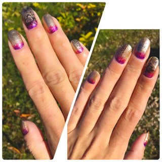 gradation nail ベースカラーにmioゴールド（3coins）をぬる
根元にliqueur nailベリー（cando）
を1/3程度ぬる。
ベースカラーのゴールドとの境目は
あまり直線的にならないよう曖昧な感じに
すると馴染みがいいです。
更に上からliqueur nailディープブルー（c ando）をベリーカラーの1/4程度幅
根元から重ねる。
こちらも境目を曖昧にすると馴染みがいいです。
SARASAペンで左右各2本にフリーハンドで
和柄っぽい花と柄を描いて完成。
#グラデーション #ハンド #nail #gold #ゴールド #成人式 #お正月 #手描きアート #セルフネイル #gradation #椿 #セルフ #簡単 #プチプラ #リキュールネイル #和柄ネイル #ミディアム #マニキュア #お正月 #成人式 #浴衣 #ハンド #グラデーション #フラワー #幾何学模様 #ミディアム #レッド #パープル #ゴールド #マニキュア #セルフネイル #10305 #ネイルブック