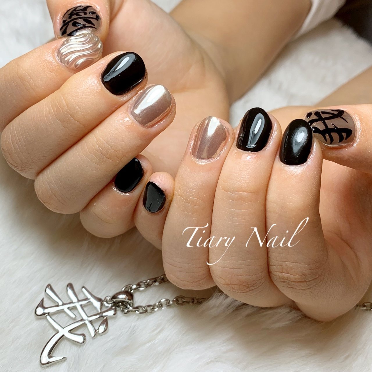 オールシーズン お正月 成人式 ハロウィン シンプル 𝑻𝒊𝒂𝒓𝒚 𝑵𝒂𝒊𝒍 ティアリーネイルのネイル デザイン No ネイルブック