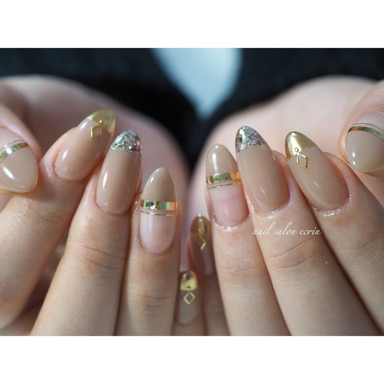 秋 冬 変形フレンチ ホログラム ミラー Nail Ecrinのネイルデザイン No 4978122 ネイルブック