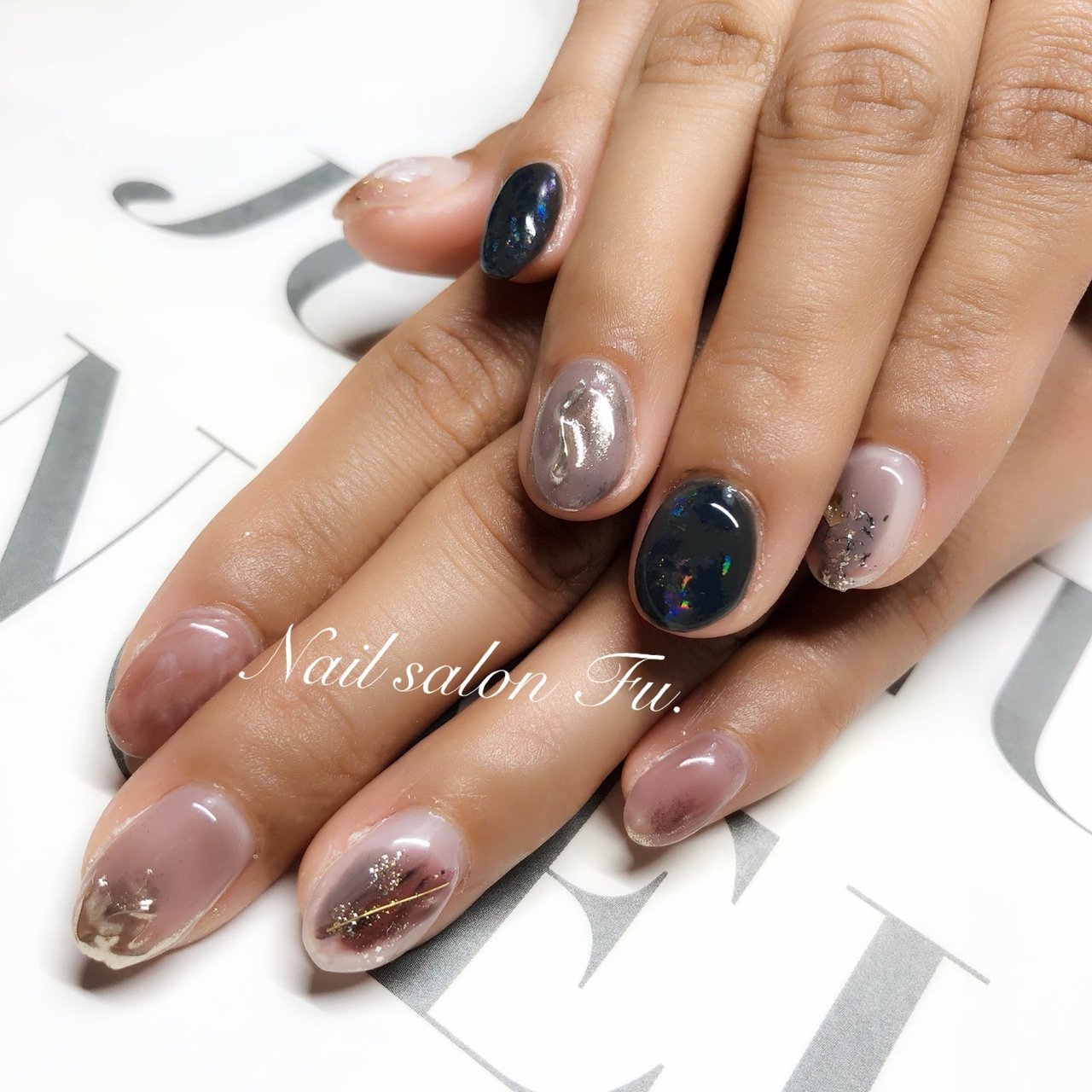 冬 ハンド ニュアンス アースカラー スモーキー Nail Salon Fuuのネイルデザイン No ネイルブック