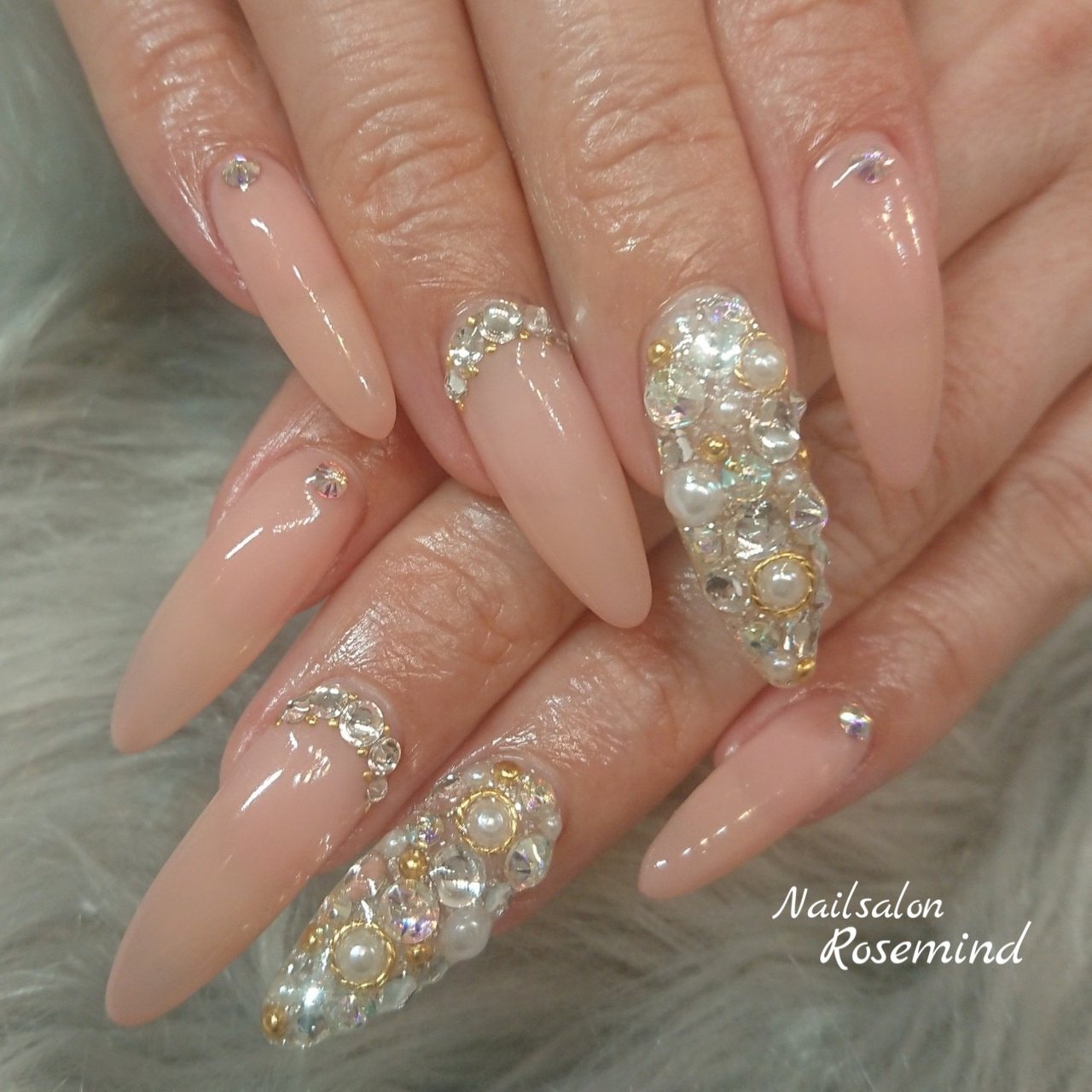 冬 パーティー デート ハンド ビジュー Nail Rosemindのネイルデザイン No ネイルブック