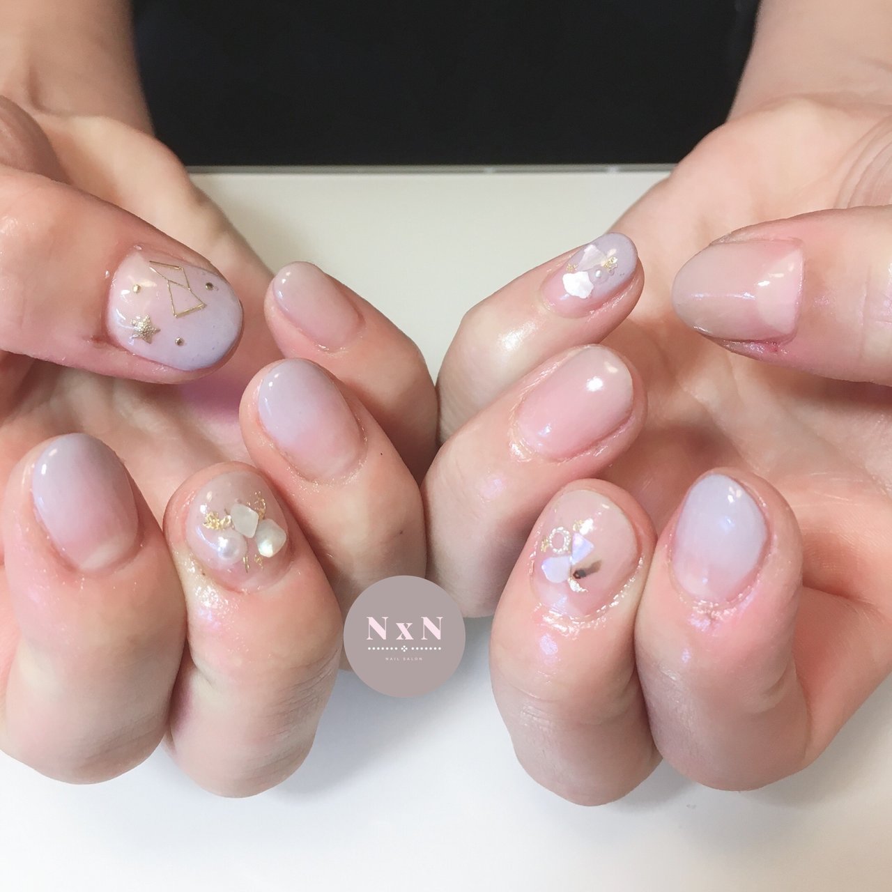 オールシーズン オフィス ハンド グラデーション 星 Nail Salon N N Naoのネイルデザイン No ネイルブック