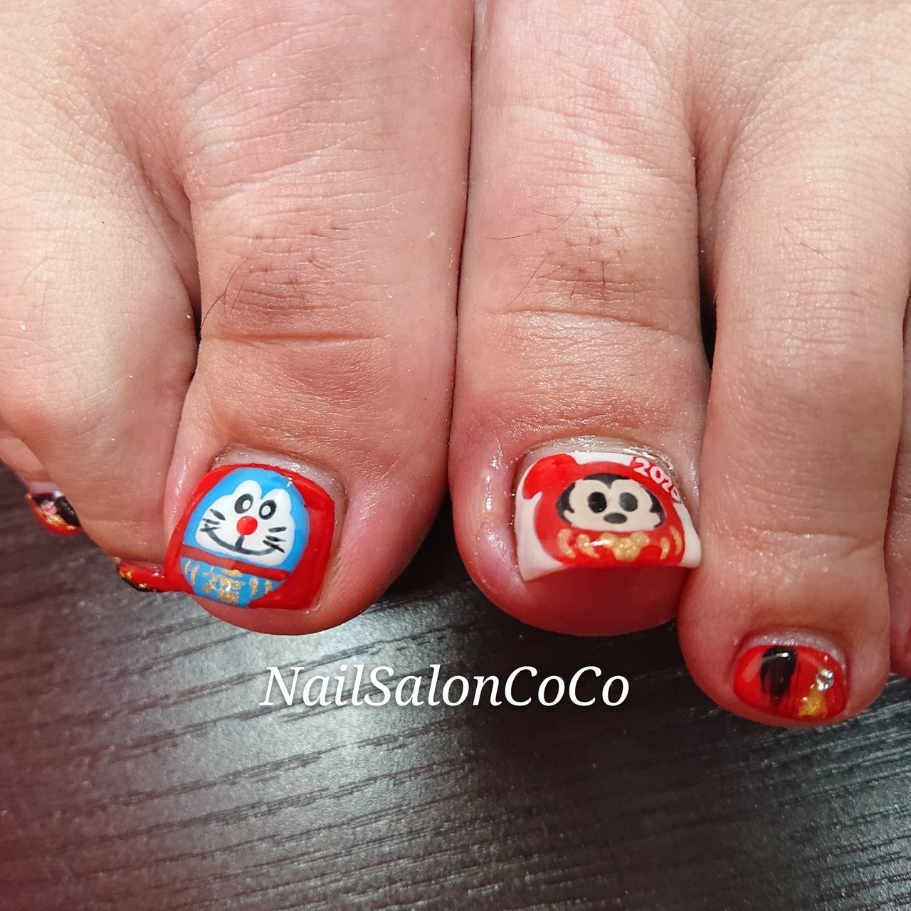 冬 フット キャラクター レッド ブルー Nailsaloncocoのネイルデザイン No ネイルブック