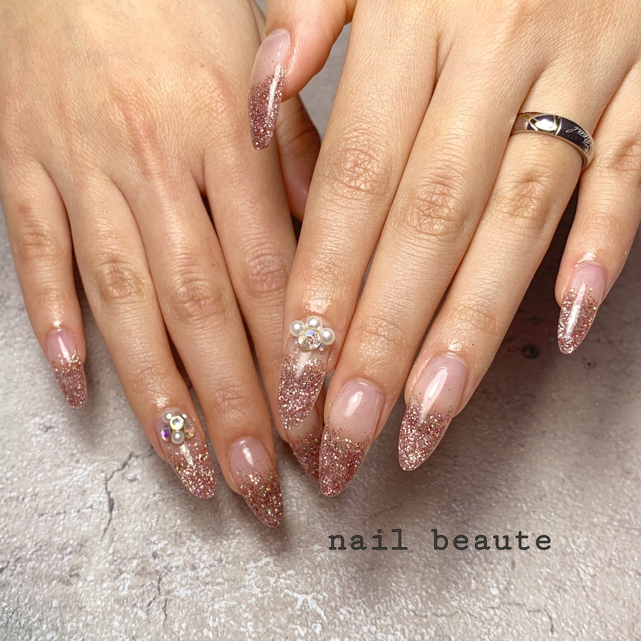 オールシーズン 成人式 ハンド グラデーション ラメ 京都 Nail Beauteのネイルデザイン No ネイルブック