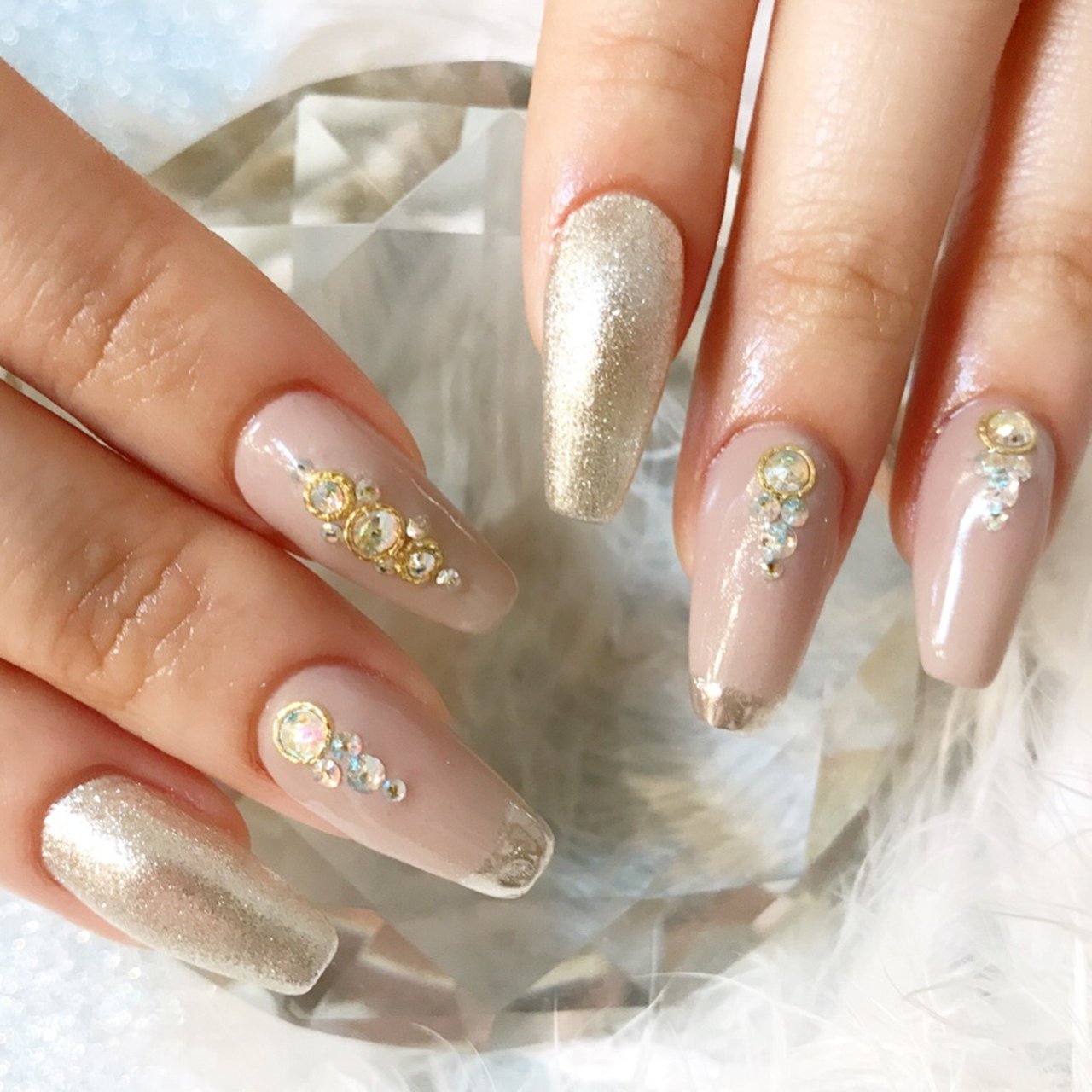 秋 冬 ハンド シンプル ビジュー Iori のネイルデザイン No ネイルブック