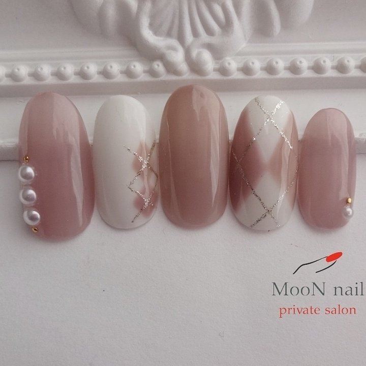 バレンタイン ハンド ワンカラー アーガイル ショート Moon Nailオーナーネイリストあけみ 吉川市ネイルサロン 溶剤オフなし マシーンオフ 専門 なりたいを指先に いくつになっても美しく艶っぽく のネイルデザイン No ネイルブック