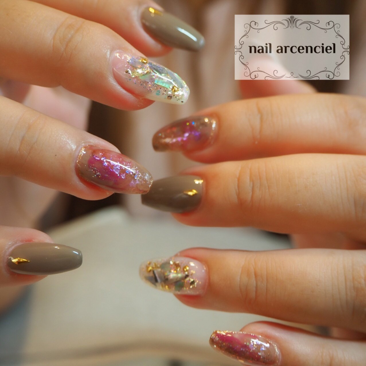 秋 冬 ハンド シェル ニュアンス Nail Arcencelのネイルデザイン No ネイルブック