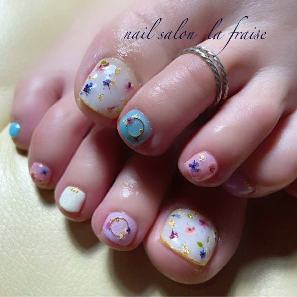 春 オールシーズン フット ワンカラー フラワー Hitomi Aのネイルデザイン No ネイルブック