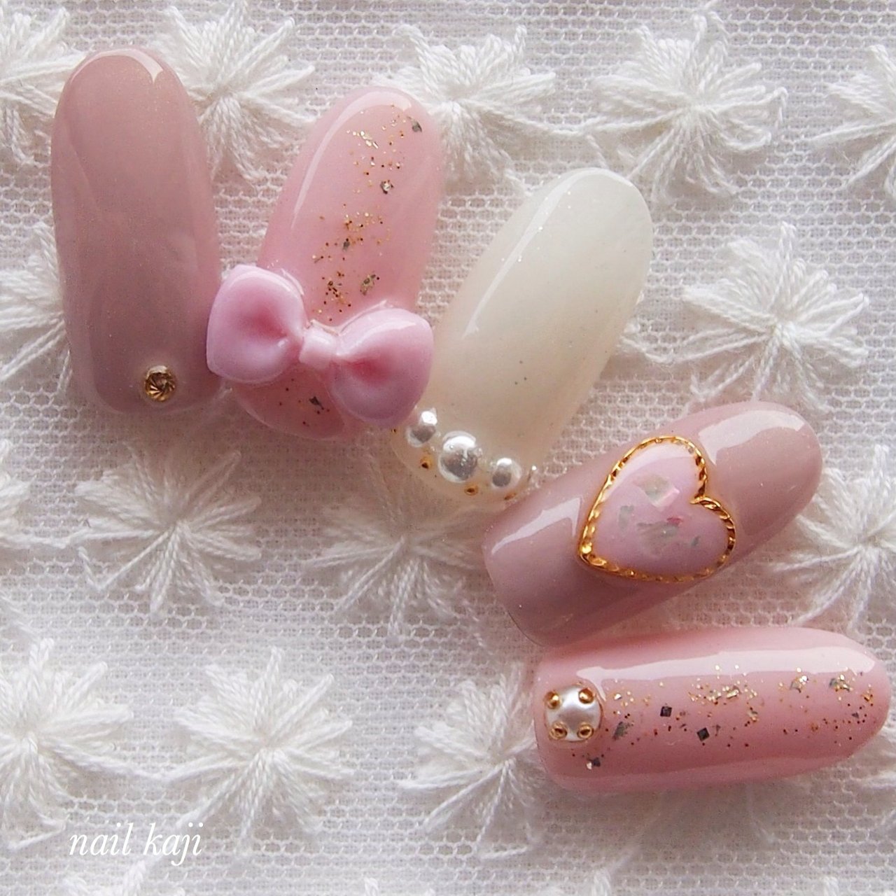 春 オールシーズン ハンド ハート 3d Nail Kajiのネイルデザイン No ネイルブック