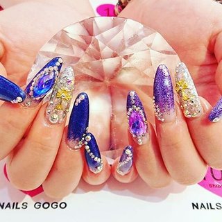 #キラキラネイル ・
・ 【TOP画面からメニュー料金表に飛べます】
・
・
NAILSGOGO shibuya 
03-5728-4343 担当　ゆさ
・
・
【場所】
#渋谷センター街 ZARA目の前3階❤️Bershka横
・
渋谷区宇田川町16-8 渋谷センタービル3階
・
・
【営業時間】
OPEN☆10:00〜22:00
毎週金曜日は朝04:30までやってます！
・
（年末年始以外、休まず営業）
・
・
妹ブランド↓
@nailsgogoxoxo もフォローしてねー♪
・
・
★★NAILSGOGO裏技★★
・
①
お友達紹介者は次回なんでも半額Σ（・□・；）
・
②
次回予約して帰るとジェル オフ毎回代無料
・
③
友達同士でネイルしたら1人に1000円分パーツ無料
・
④
ネイル画像 #nailsgogo タグ付け毎回300円パーツ無料
・
⑤
当日空き枠あればフット追加で1000円分引き
・
・
#ネイル
#nails
#ネイリスト
#ネイリスト募集中
#スカルプネイル
#スカルプ
#キャラクターネイル
#ゆめかわネイル
#3dネイル
#やり放題ネイル
#派手ネイル
#キャバ嬢ネイル
#歌舞伎町
#渋谷ネイルサロン
#ギャルネイル
#ニュアンスネイル
#バンギャ
#ギャル
#ライブネイル
#メイド
#隠しきれないヲタク
#量産型ネイル
#量産型女子
#ブランドネイル
#ジャニオタさんと繋がりたい #スカルプチュア #NAILSGOGO shibuya nailsalon #ネイルブック