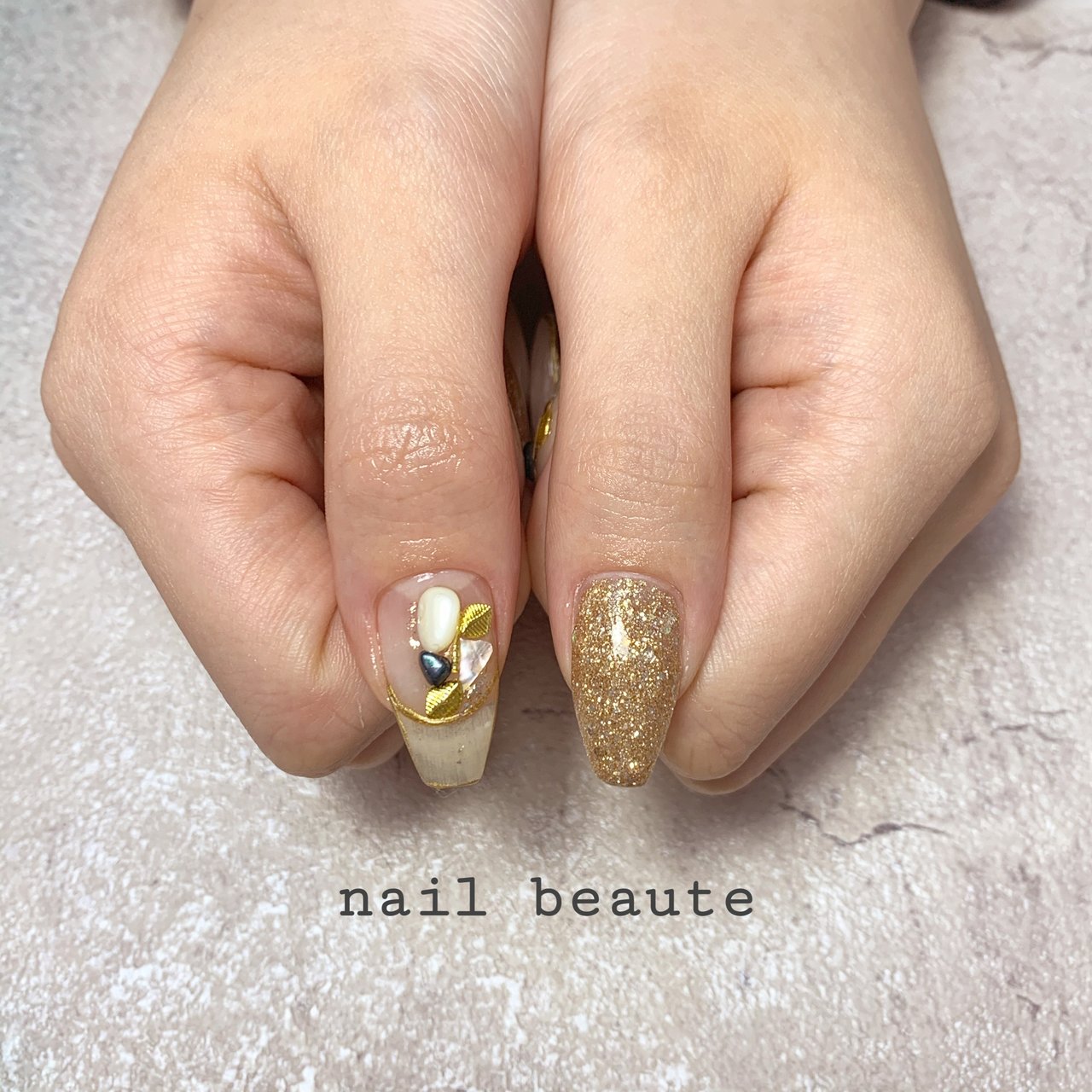 春 冬 オールシーズン ハンド 大理石 京都 Nail Beauteのネイルデザイン No ネイルブック