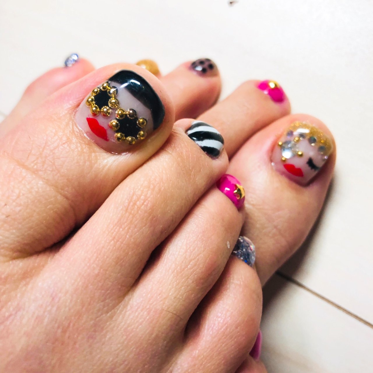 オールシーズン フット ピンク ゴールド ジェル Orivernailのネイルデザイン No ネイルブック