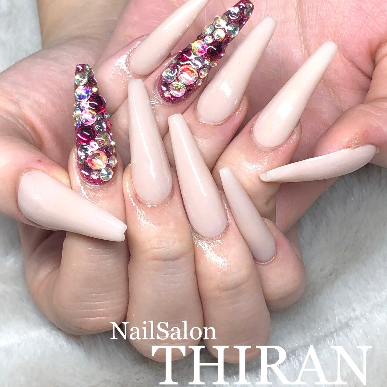 オールシーズン ハンド シンプル ラメ ワンカラー Nailsalon Thiranのネイルデザイン No ネイルブック