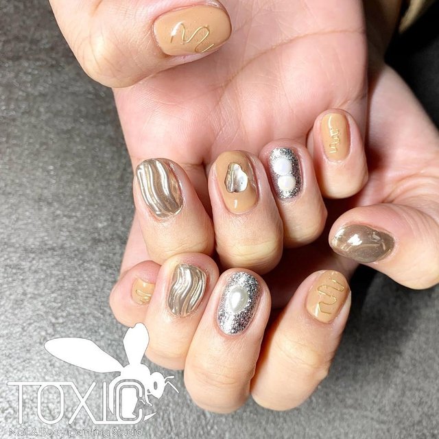 Toxic Nail Body Painting Studio トキシック 浦和のネイルサロン ネイルブック