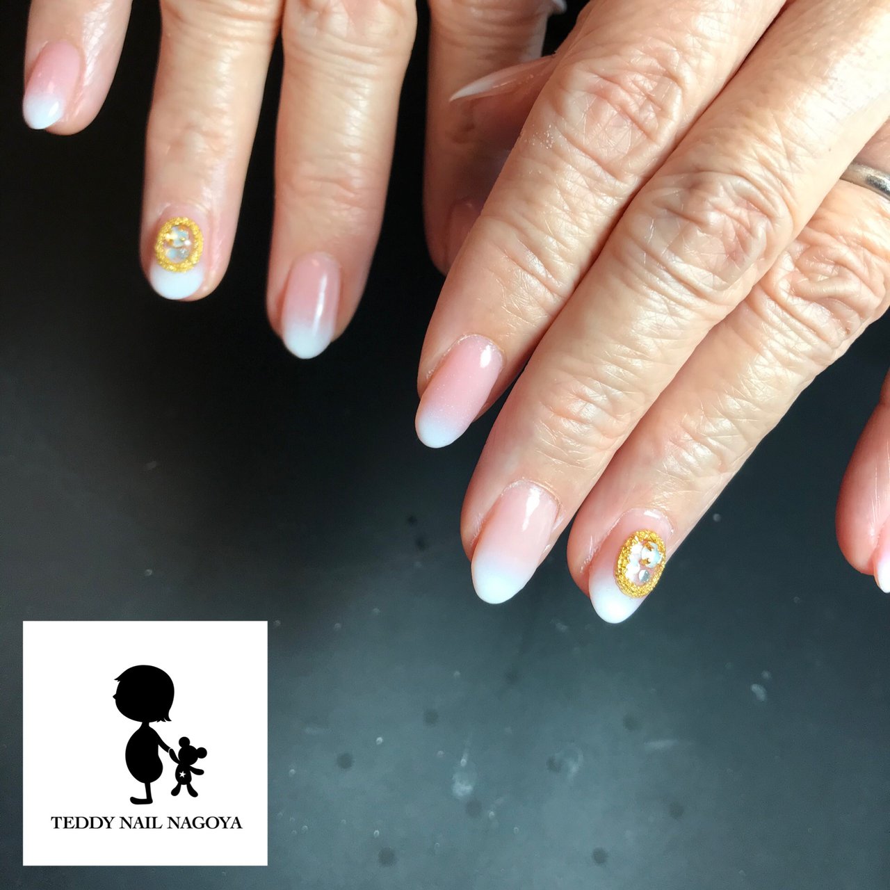 オールシーズン ハンド グラデーション ミディアム ホワイト Teddy Nail Nagoyaのネイルデザイン No ネイル ブック