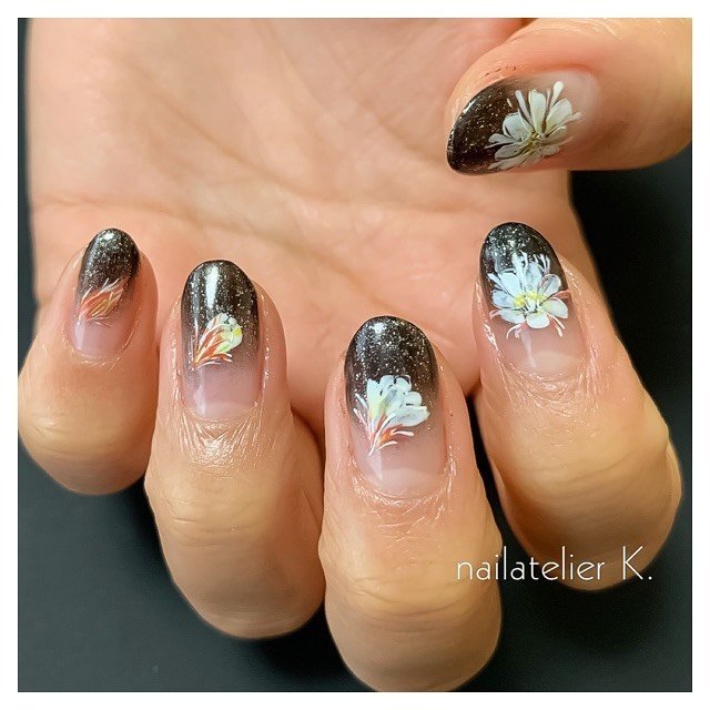 ハンド シンプル グラデーション フラワー ブラック Nailatelier Kのネイルデザイン No ネイルブック