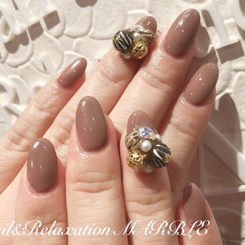 冬 バレンタイン ハンド ワンカラー ビジュー Nail Marbleのネイルデザイン No ネイルブック