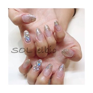 . ブライダルネイル💅👰
.
大切なネイルを任せていただけるなんて
とても嬉しいです😆✨
.
.
. #マツエク#マツex#まつ毛エクステ#solelbio#sol#elbio山梨#甲府#山梨マツエクサロン#山梨ネイルサロン#山梨眉毛エクステ#ネイルサロン#まつ毛エクステサロン#マツエクデザイン#マツパー#アイラッシュカール#おしゃれさんと繋がりたい#nail#ネイル#ジェルネイル#ネイルデザイン#定額ネイル#💅#ブライダルネイル#ラメグラデーション#キラキラ#おすすめ#ホットペッパーから予約出来ます#ホットペッパー #オールシーズン #ブライダル #パーティー #ハンド #グラデーション #ビジュー #ラメ #ロング #シルバー #ジェルネイル #お客様 #SOL elbio #ネイルブック