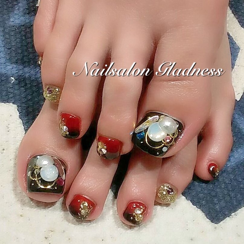 冬 お正月 フット グラデーション ラメ Nailsalon Gladnessのネイルデザイン No ネイルブック