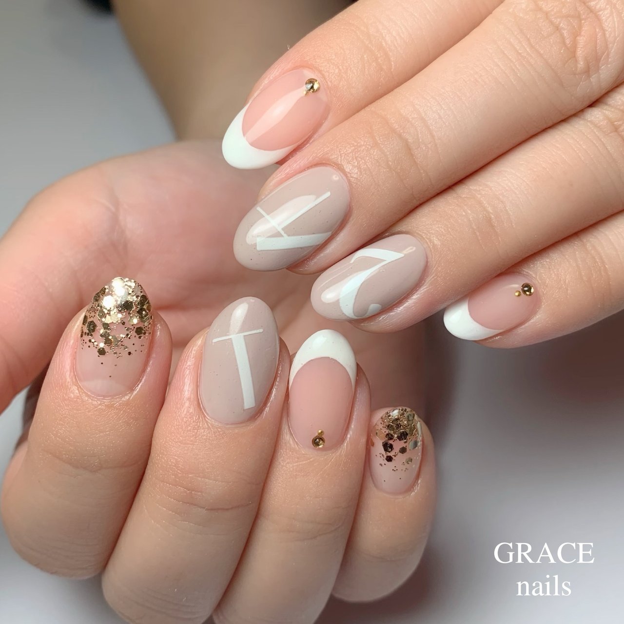 オールシーズン オフィス ハンド シンプル フレンチ Grace Nails のネイルデザイン No ネイルブック